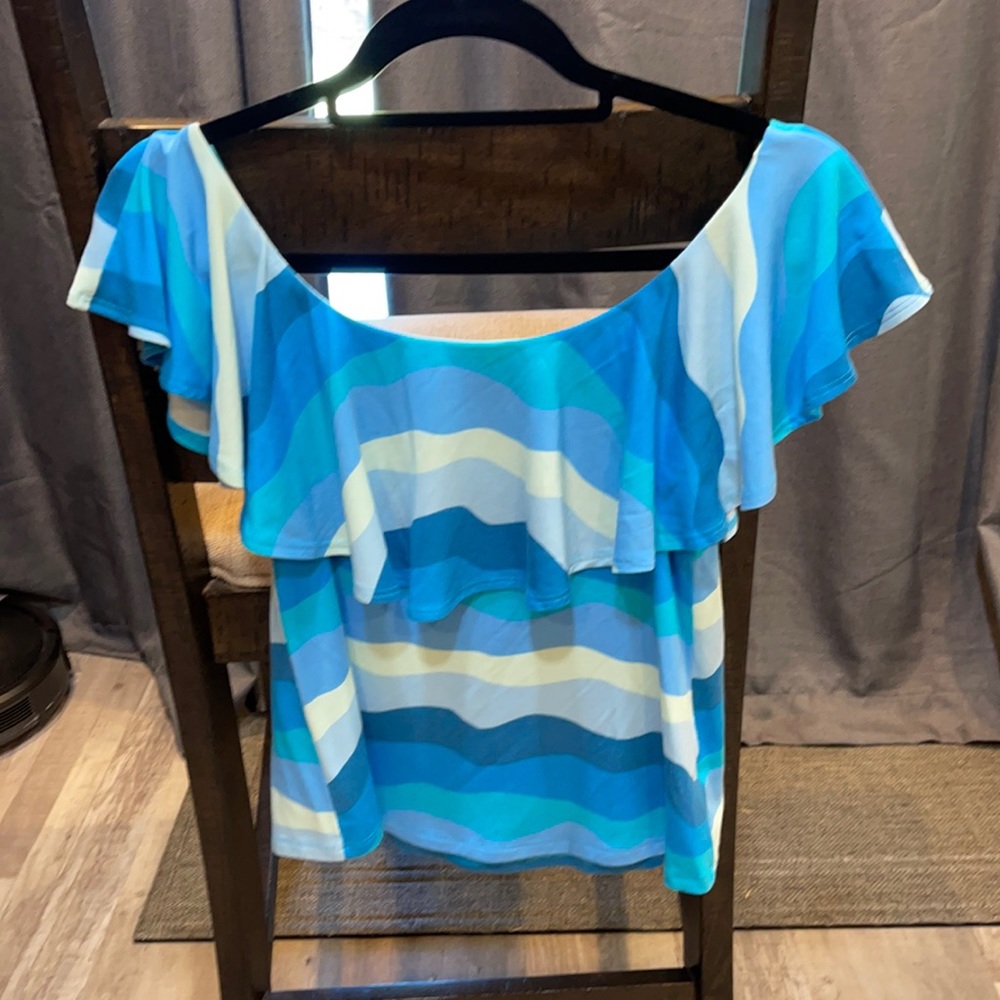 Fighting Eel off the shoulder top Jazzie